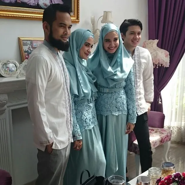 FOTO KELUARGA BESAR SHIREEN - ZASKIA, MARK SUNGKAR TIDAK 