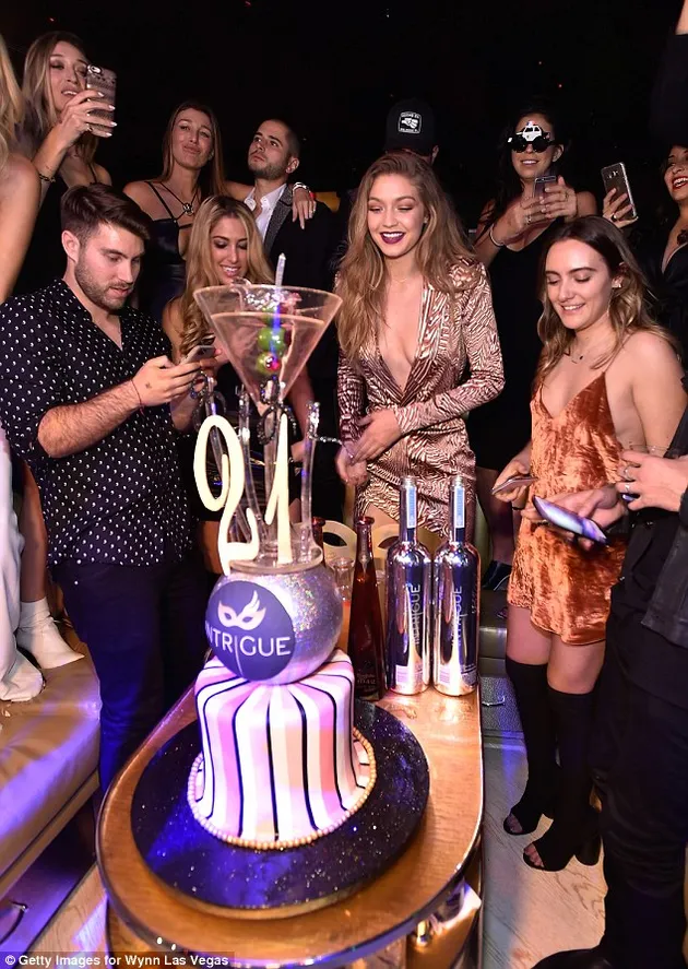 Keluarga Kardashian vs Hadid