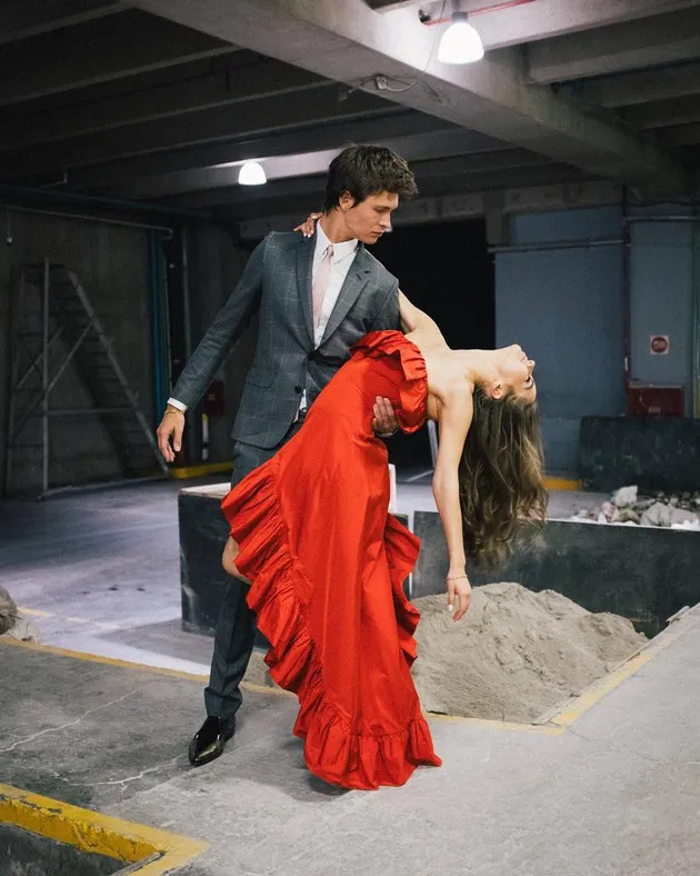 Ansel Elgort &amp; Violetta Komyshan