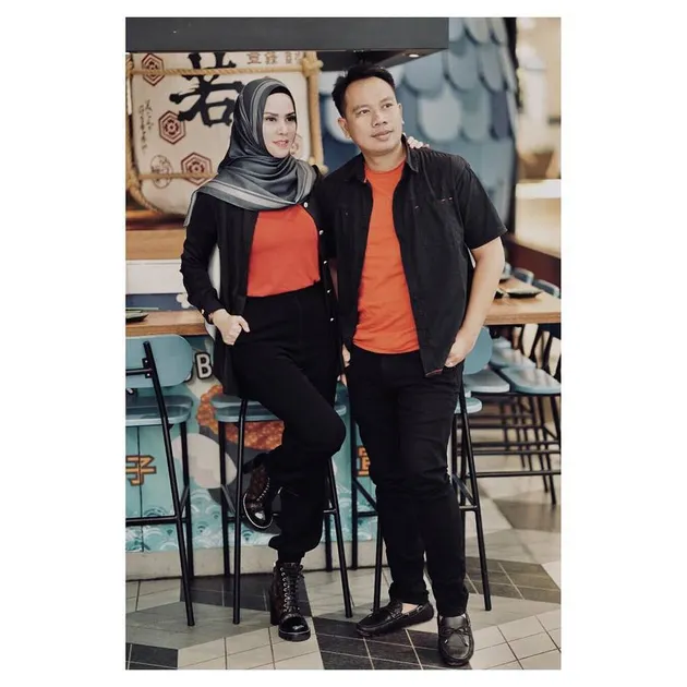 Kemesraan Angel Lelga &amp; Vicky Prasetyo