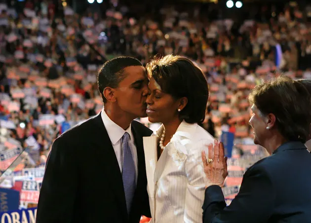 foto mesra Obama-Michelle