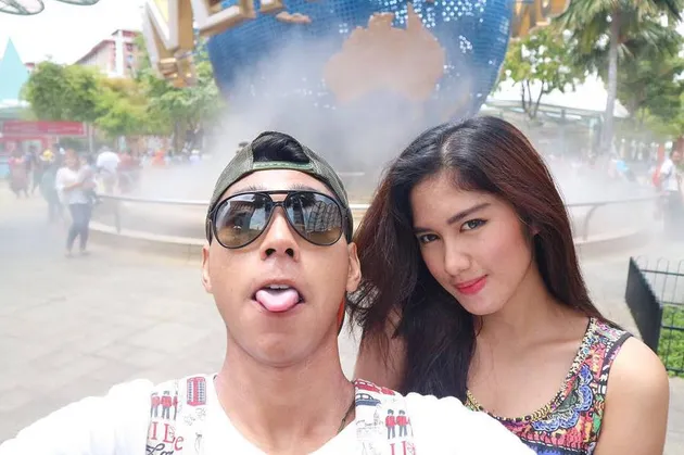 Ochi Rosdiana & Krisjiana baharudin