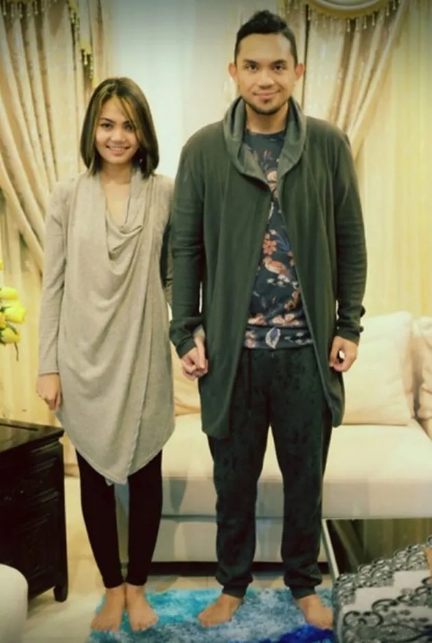 Kemesraan Rina Nose &amp; Fakhrul Razi di Brunei