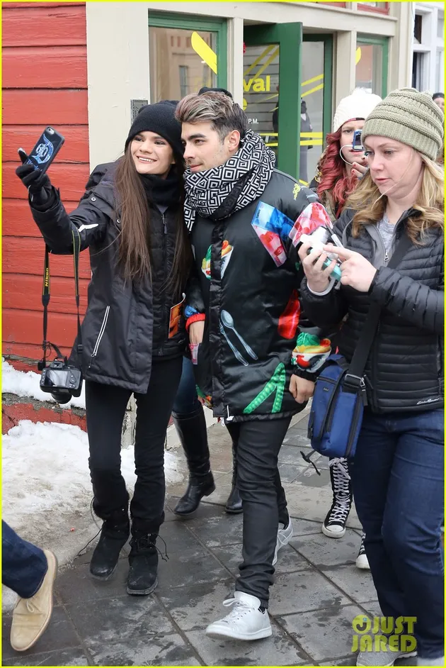 joe jonas, sherly hartono, jaket sherly hartono, jaket petai, jaket mi ayam