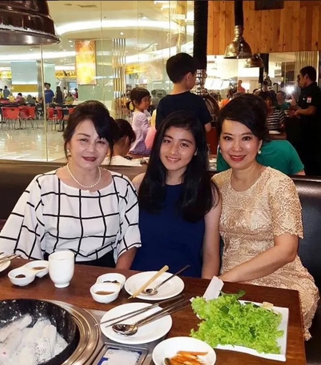 Florence, Adik Cantik Tiffany Orie