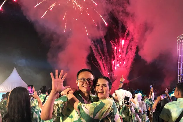 kadek devi dan suami