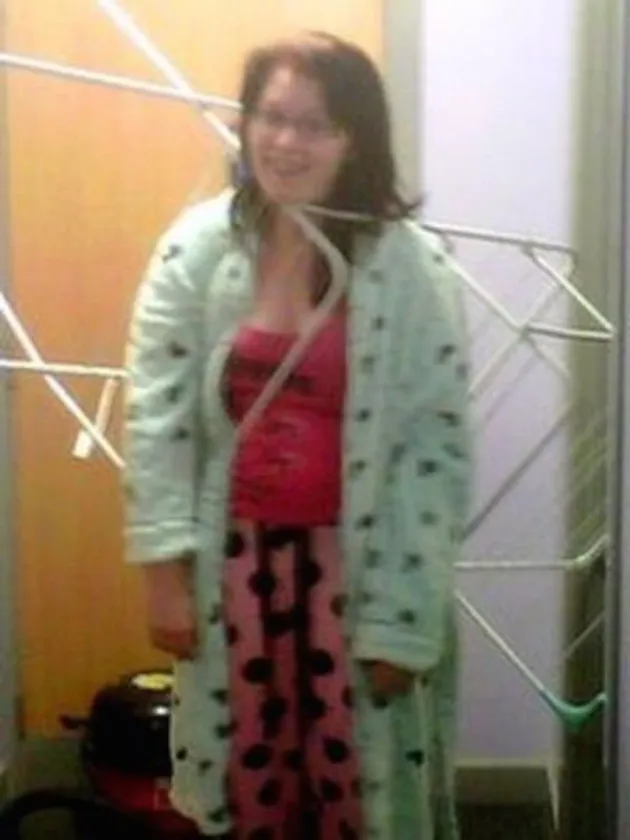 kepala nyangkut bikin malu