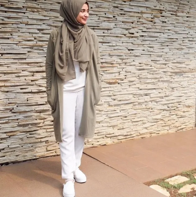 fashion hijab, berita shireen sungkar, teuku wisnu - shireen sungkar, artis berhijab, fashion hijab