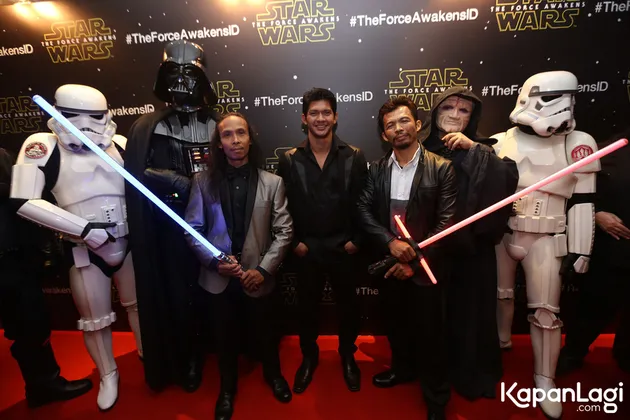 STAR WARS: THE FORCE AWAKENS