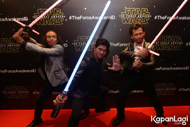 STAR WARS: THE FORCE AWAKENS