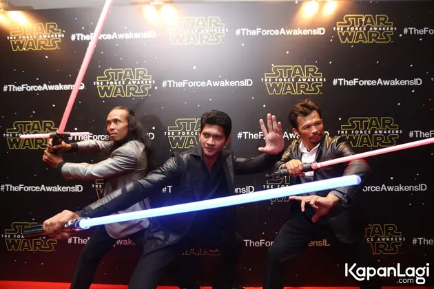 STAR WARS: THE FORCE AWAKENS