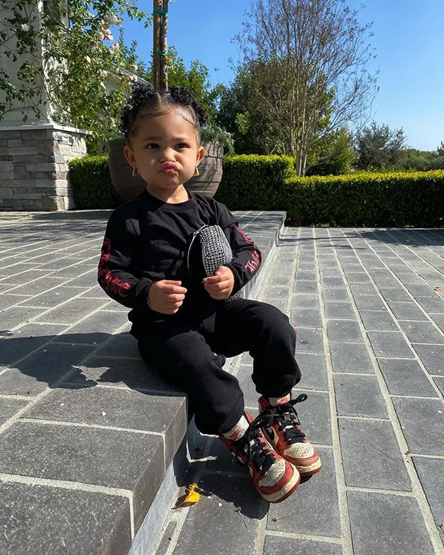 Kylie Jenner - Stormi Webster