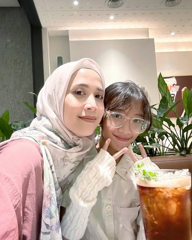 Photo of Kimora, Fanny Fabriana's Eldest Child, who is Starting to Learn to Wear a Hijab and Resembles Her Mother