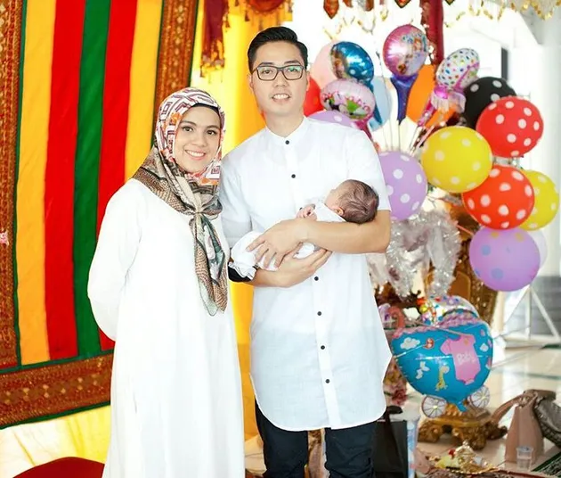 Nycta Gina berhijab