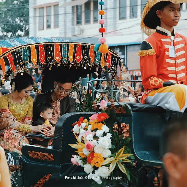 Kahiyang Ayu &amp; Bobby Nasution - Jokowi