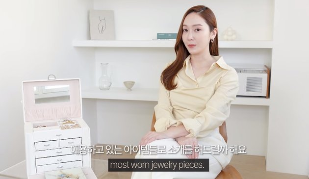 Jessica Jung's Collection of Jewelry Photos, Minimalist Yet Elegant and Luxurious