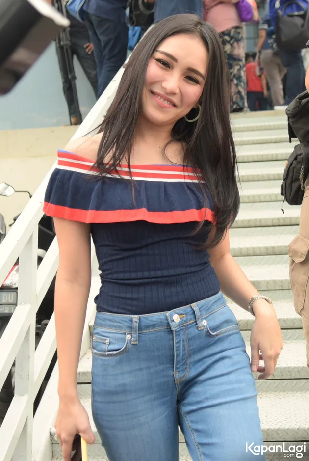 Ayu Ting Ting - Shahrukh Khan