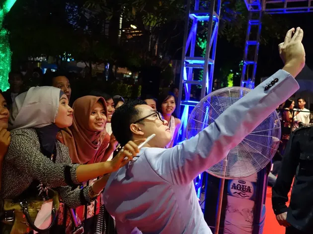 Red Carpet Premiere AADC 2