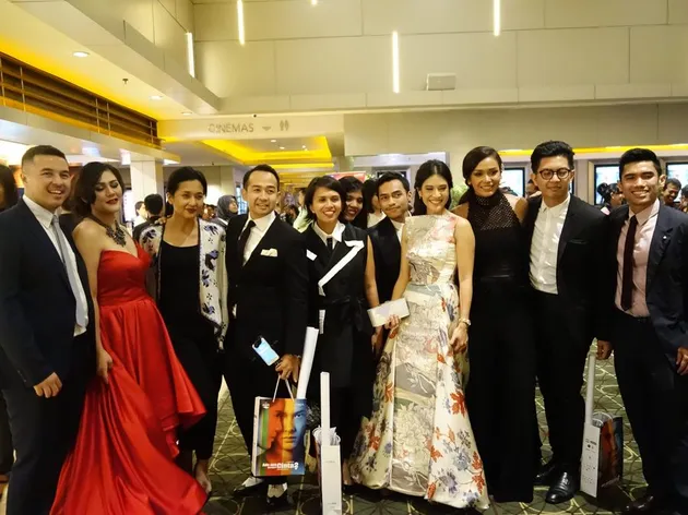 Red Carpet Premiere AADC 2