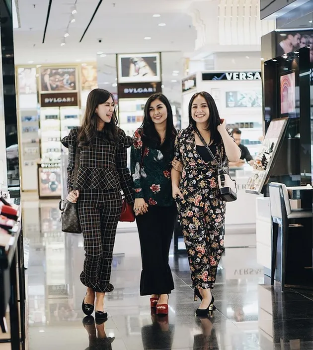 Nagita Slavina, Syahnaz &amp; Nisya