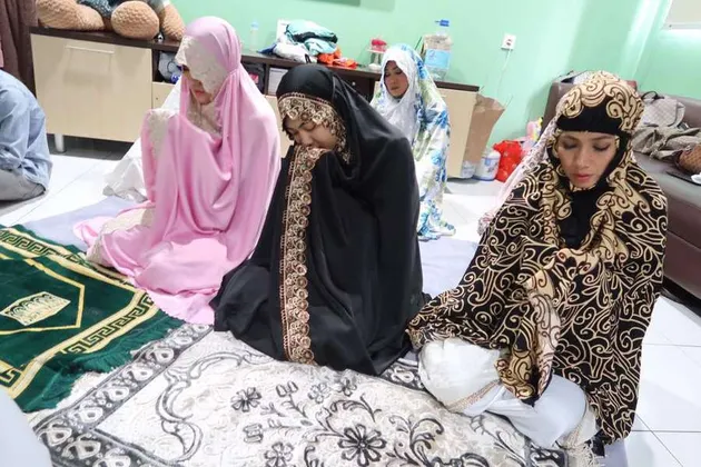 Suasana Pengajian Julia Perez