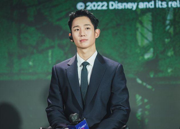 Photos from the Press Conference of the Drama 'CONNECT', featuring Jung Hae In, Go Kyung Pyo, and Kim Hye Jun, Refreshing to the Eyes