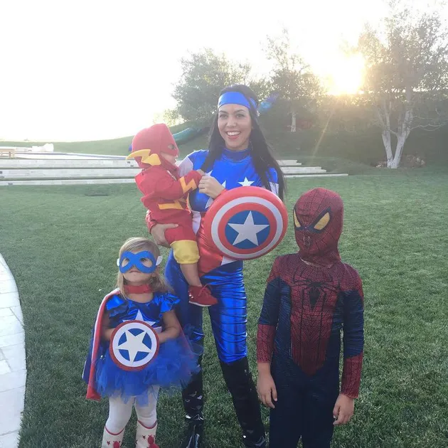 Kostum Halloween Keluarga Kardashian
