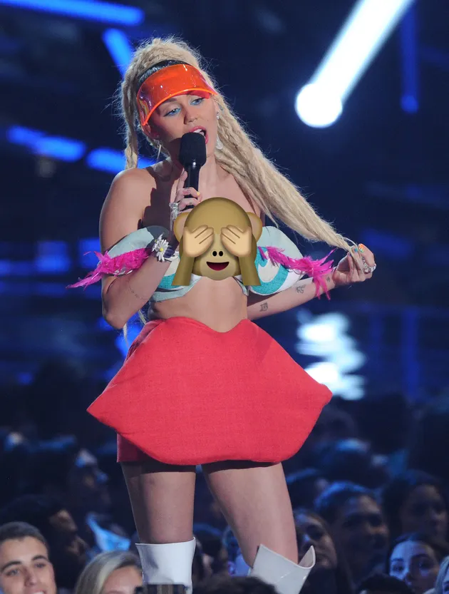 Kostum Kontroversial Miley Cyrus