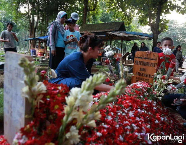 Nafa Urbach Kunjungi Makan Jupe