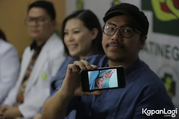 Sammy Simorangkir - Viviane Tjeuw