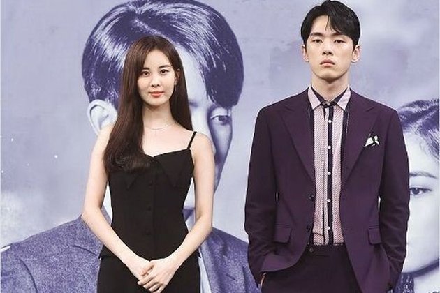 Old Photo of Kim Jung Hyun When He Refused to be Touched by Seohyun SNSD at the Press Conference Resurfaces, Angering Netizens