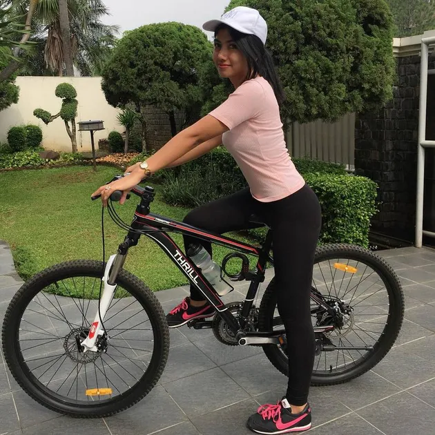 Adik Bella Shofie