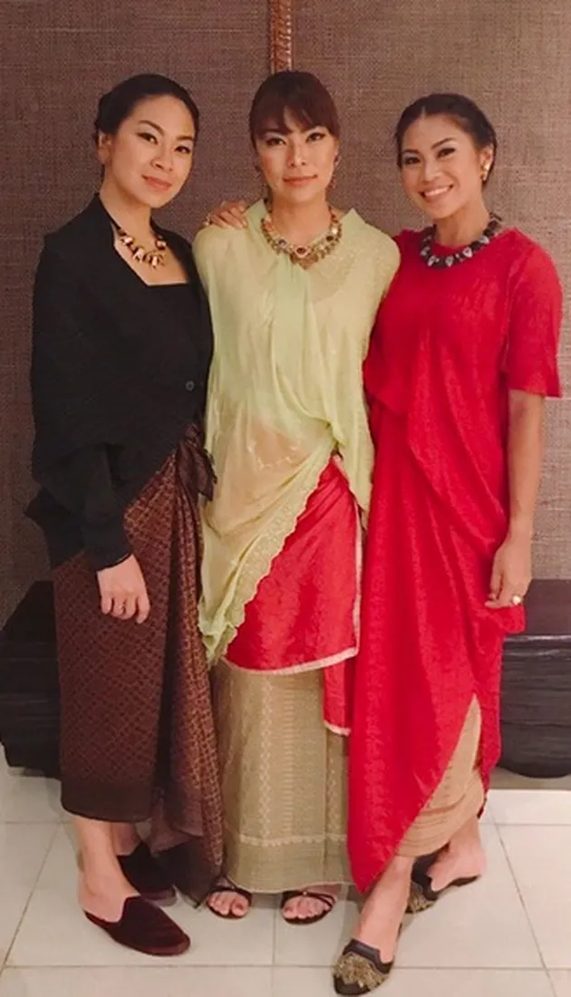 FOTO: LAMARAN MORENO SOEPRAPTO - NOORANI SUKARDI, HANGAT 