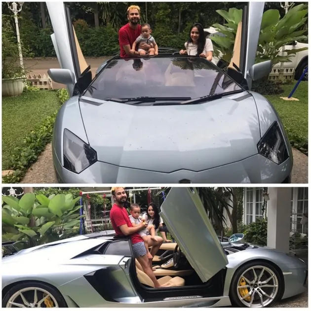Inilah dia foto bahagia Raffi Ahmad bersama Gigi dan Rafathar saat mencoba mobil mewah barunya. Lamborghini!