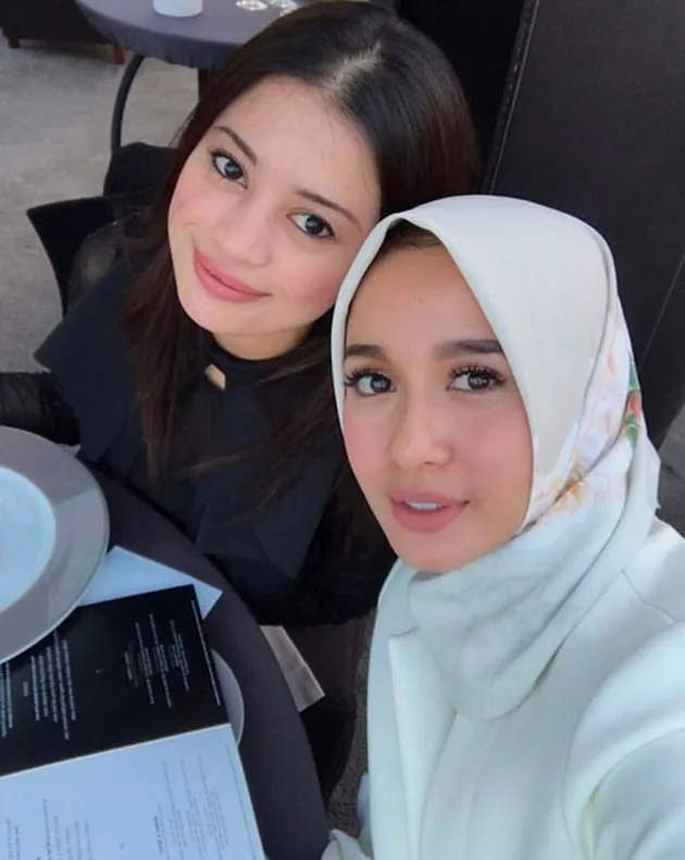 Reuni Laudya Chynthia Bella - Angie Virgin di London