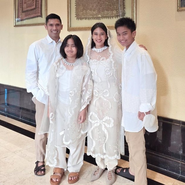 Photos of Dian Sastro's Family Eid Celebration for Two Days, Her First Child Praised for Being Handsome
