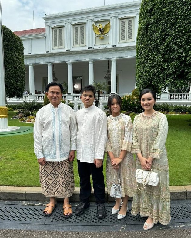 Photo of Yusril Ihza Mahendra's Eid al-Fitr Family, His Wife's Beauty who is 28 Years Younger Makes a Wrong Focus