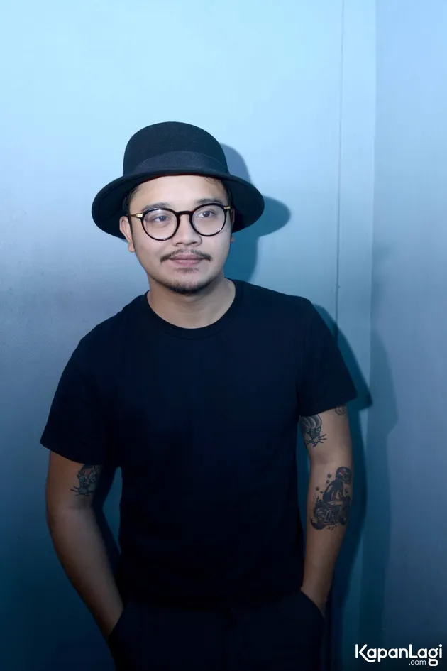 Derby Romero - Claudia Adinda