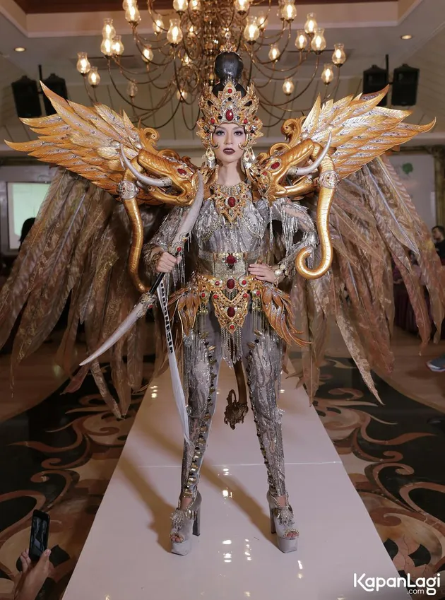 Miss Supranational 2017 - Kostum Nasional Indonesia