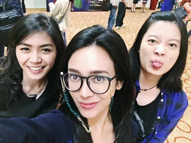 Leony &amp; Dea Ananda Trio Kwek Kwek