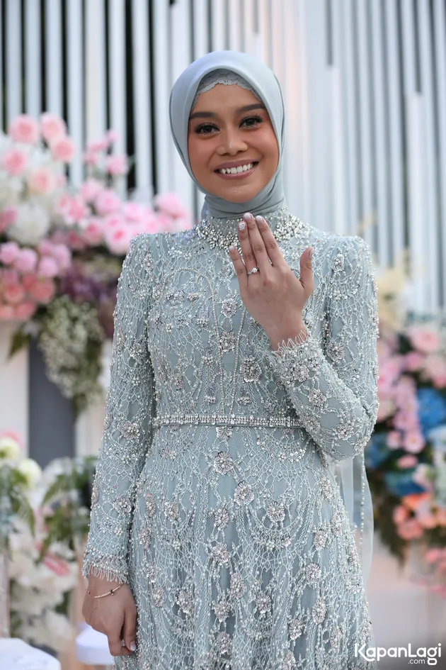 lesti pamer cincin