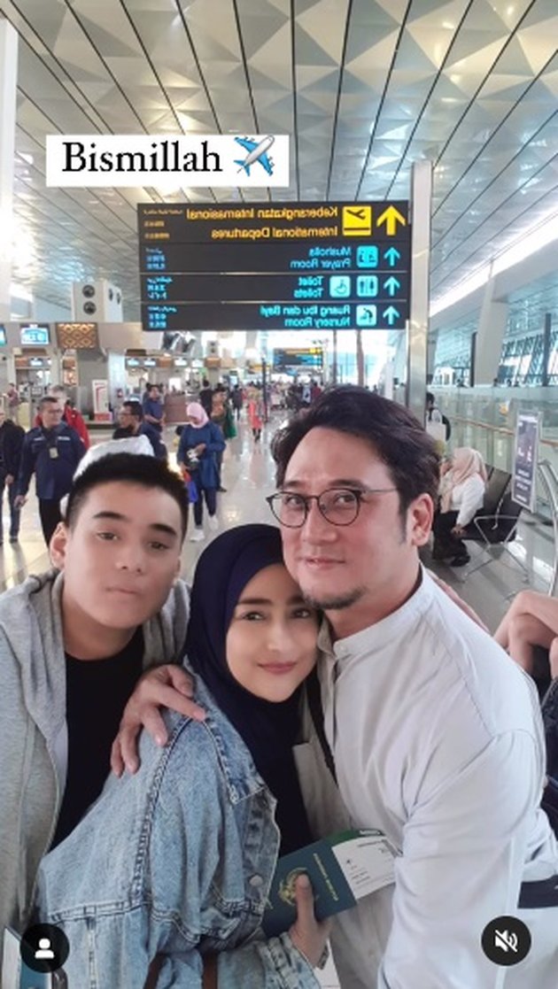 Cindy Fatikasari's Vacation Photos with Her Husband and Two Sons, Now Looking the Most Beautiful After Her Daughter's Wedding