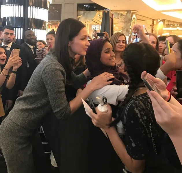 Bella Hadid Liburan di Dubai
