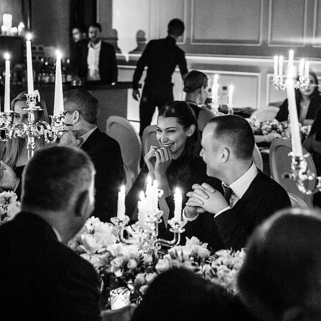 Bella Hadid Liburan di Dubai