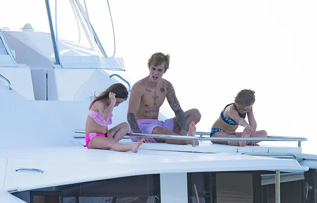 Justin Bieber &amp; adiknya