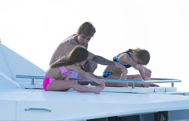 Justin Bieber &amp; adiknya