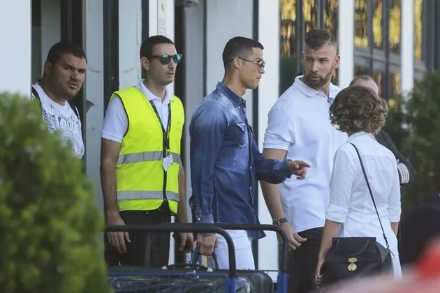 Ronaldo dan Pacar ke Ibiza