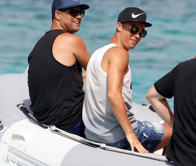 Ronaldo dan Pacar ke Ibiza