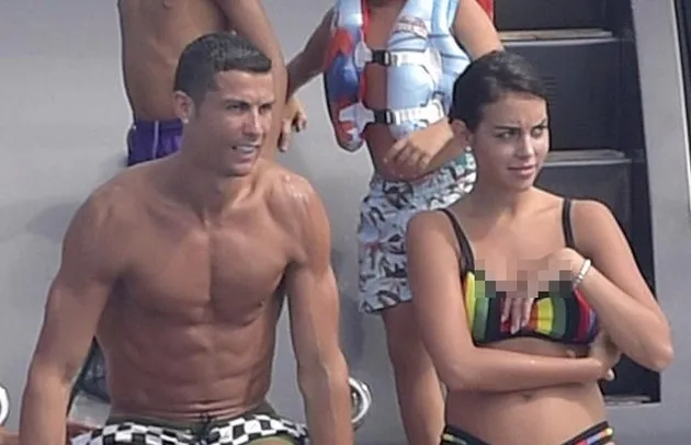 Ronaldo dan Pacar ke Ibiza