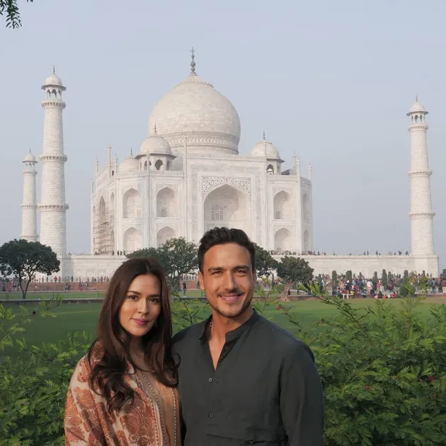 Raisa & Hamish Liburan ke India